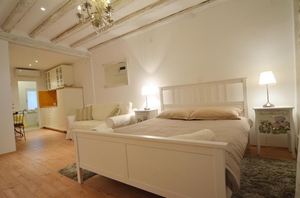 Studios Villa Rossella 4 Rovigno Esterno foto